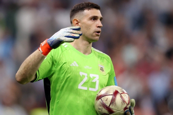 莫佩調(diào)侃撞傷萊諾成就大馬?。骸半y道他不應(yīng)該對(duì)我心存感激嗎？”